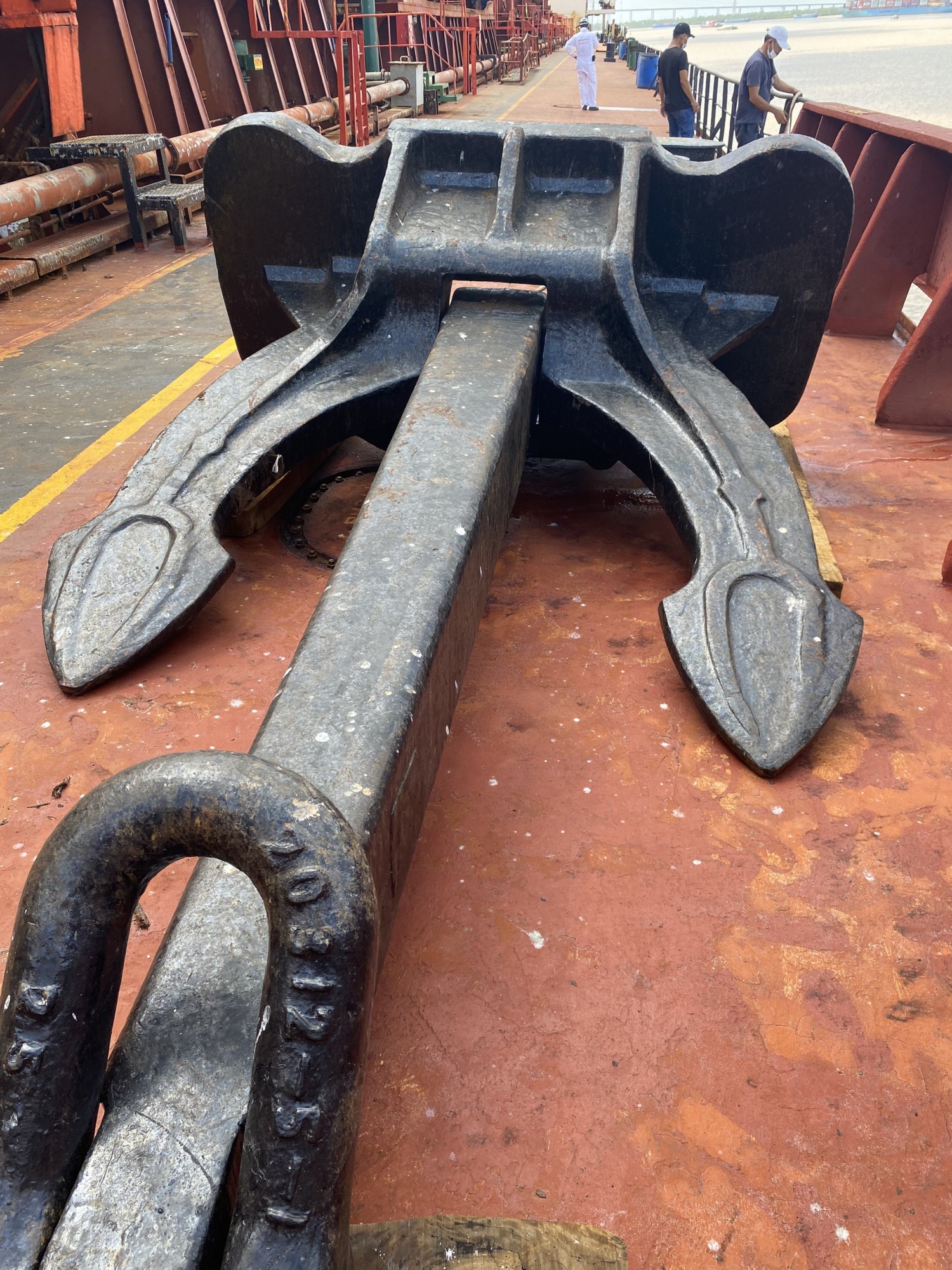 Supply and and install new anchor for vessel at HCM